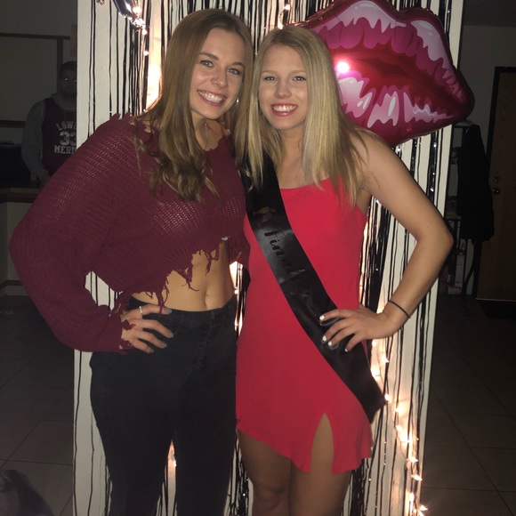 Hello Molly Red Dress - Picture 2 of 4